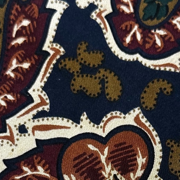 Burberry’s ❤️of London Paisley 100% Silk Tie. Hand Sewn in USA~Pre❤️Loved - Picture 8 of 9